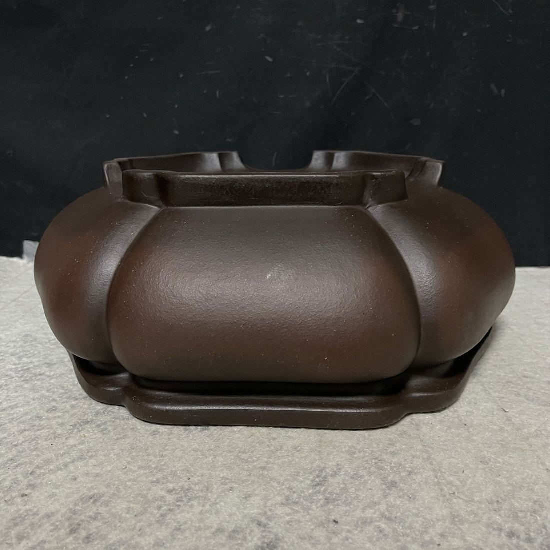 10.2 inch (26cm) Large Hexagonal Bonsai Pot w Soft Curved Petal-Like Walls Upside Down View