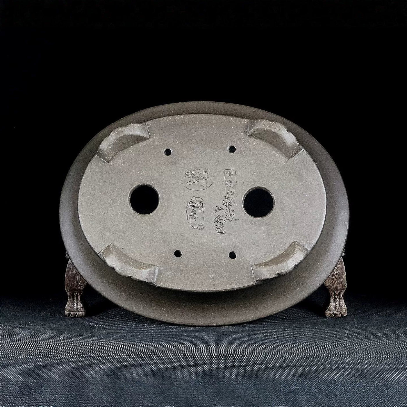 10.2 inch (26cm) Large Oval Unglazed Beige Bonsai Pot w Flared Rim & Cloud Feet Bottom View