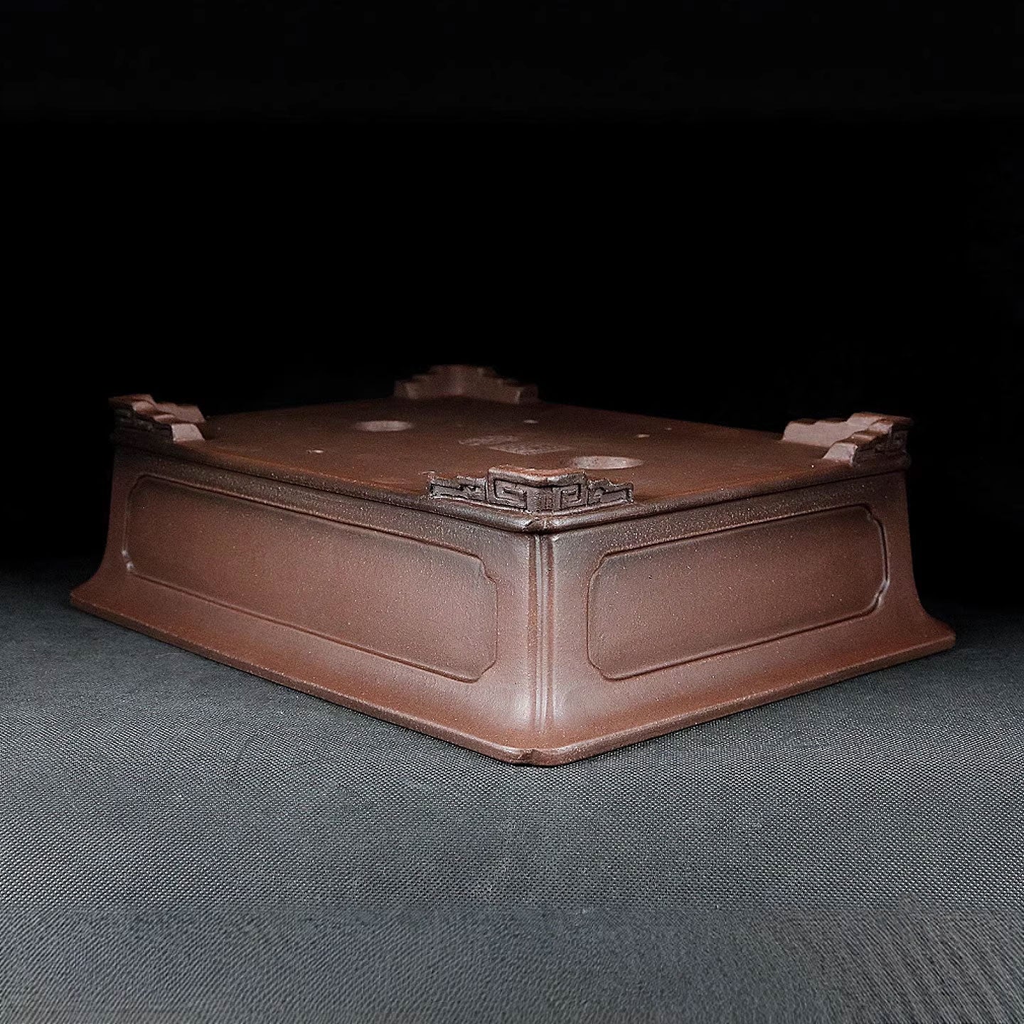 10.8 inch (27.5cm) Large Premium Rectangle Bonsai Pot w Elegant Panels Design Upside Down Corner View