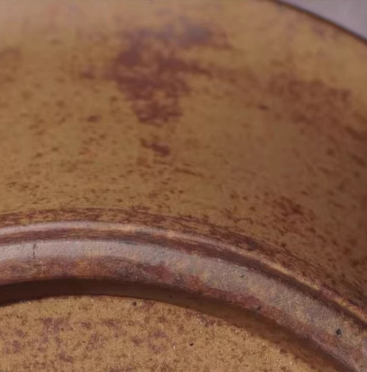 11 inch (28cm) Large 5.3 inch (13.5cm) Deep Round Wood-Fired Finish Semi Cascade Bonsai Pot Close Shot