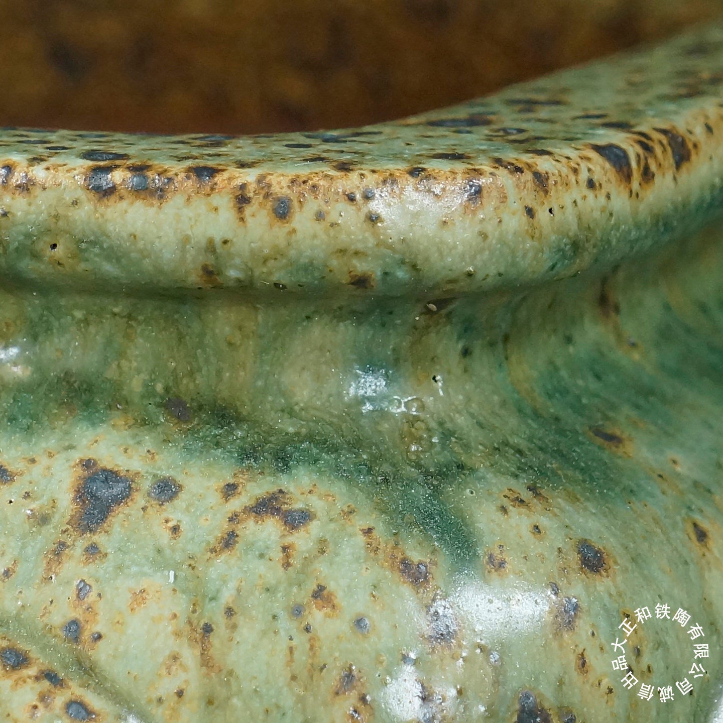 12.6 inch (32.1cm) Large Bulged Rectangle Jun Glaze Green Multi-Tone Deep Bonsai Pot Close Shot