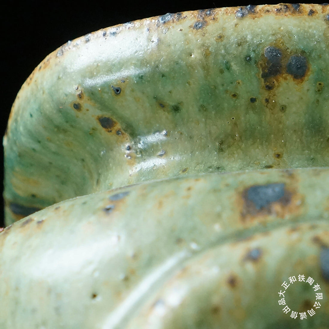 12.6 inch (32.1cm) Large Bulged Rectangle Jun Glaze Green Multi-Tone Deep Bonsai Pot Close Shot