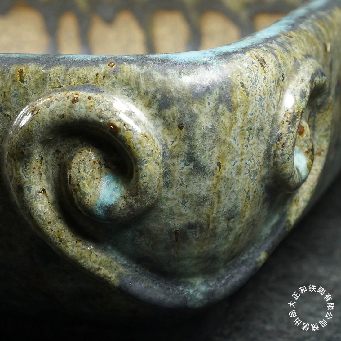 13.3 inch (34cm) Large Rectangular Taisho Kiln Fired Green Multi-Tone Glaze Bonsai Pot Corner Close Shot