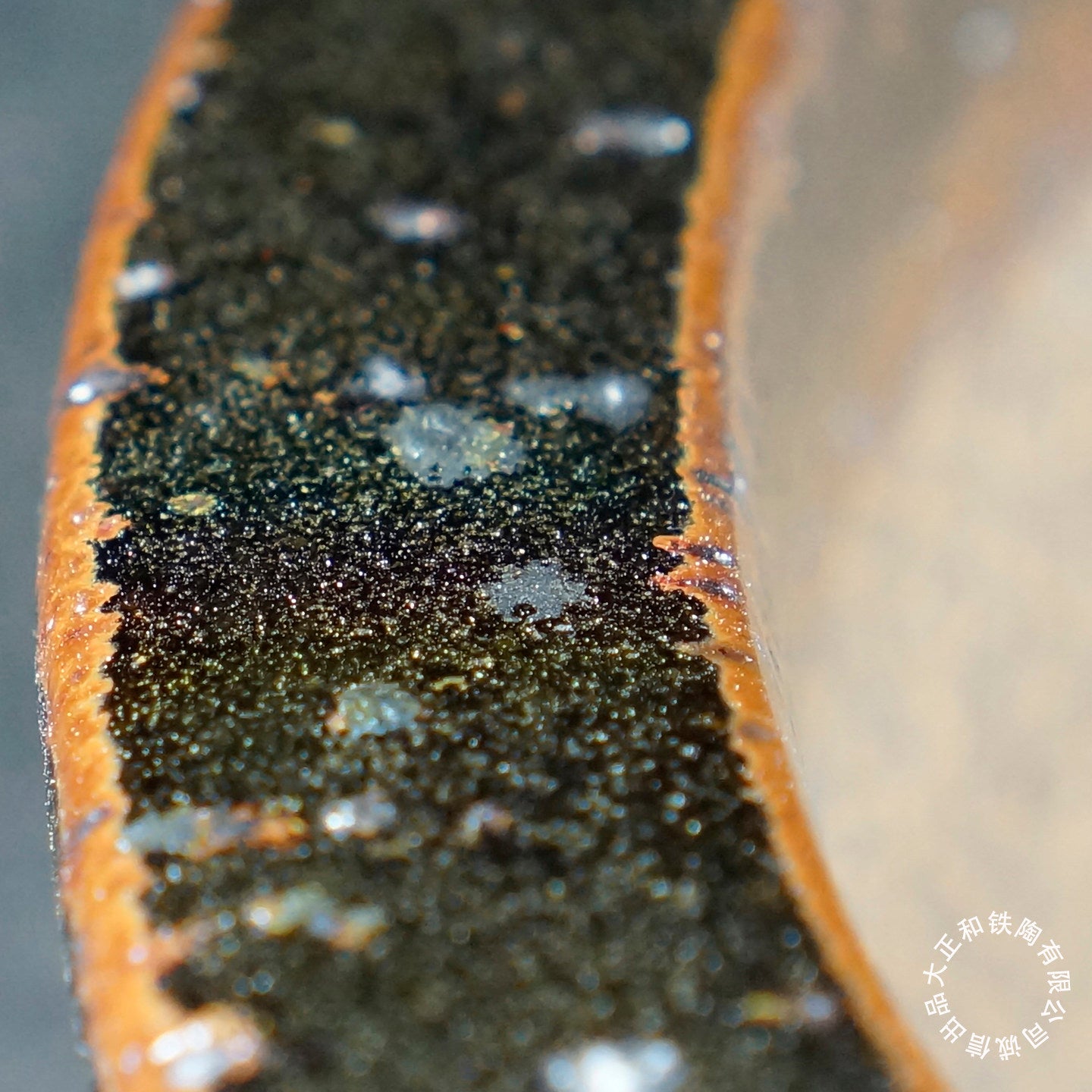 13.9 inch (35.4cm) Large Oval Taisho Kiln Jun Glaze Black Multi-Tone Bonsai Pot Close Shot