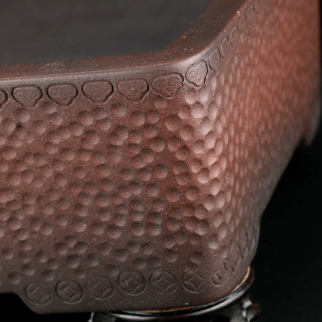 13.9 inch (35.5cm) Large Rectangular Unique Honeycomb-Like Textured Bonsai Pot Corner Close Shot