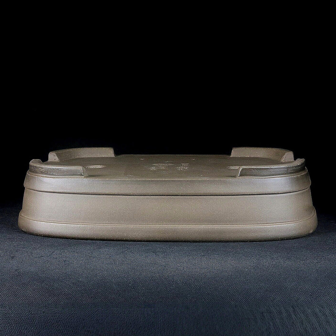 13.9 inch (35.5cm) Large Rounded Corner Rectangular Bonsai Pot in Layered Sandwich Form Upside Down View