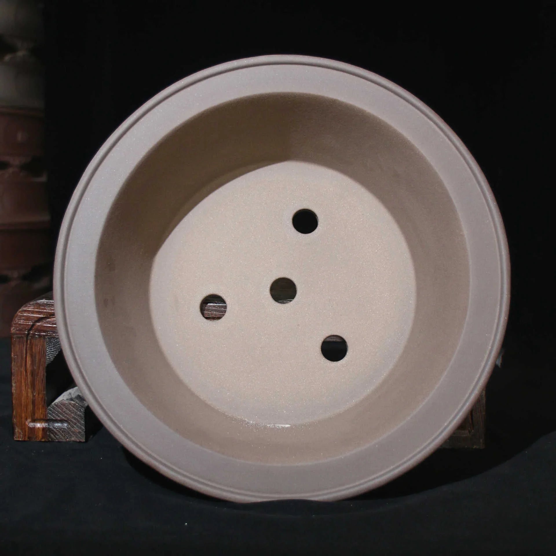 13" (33cm) Large Round Traditional Bonsai Pot w Sculpted Feet Inner View