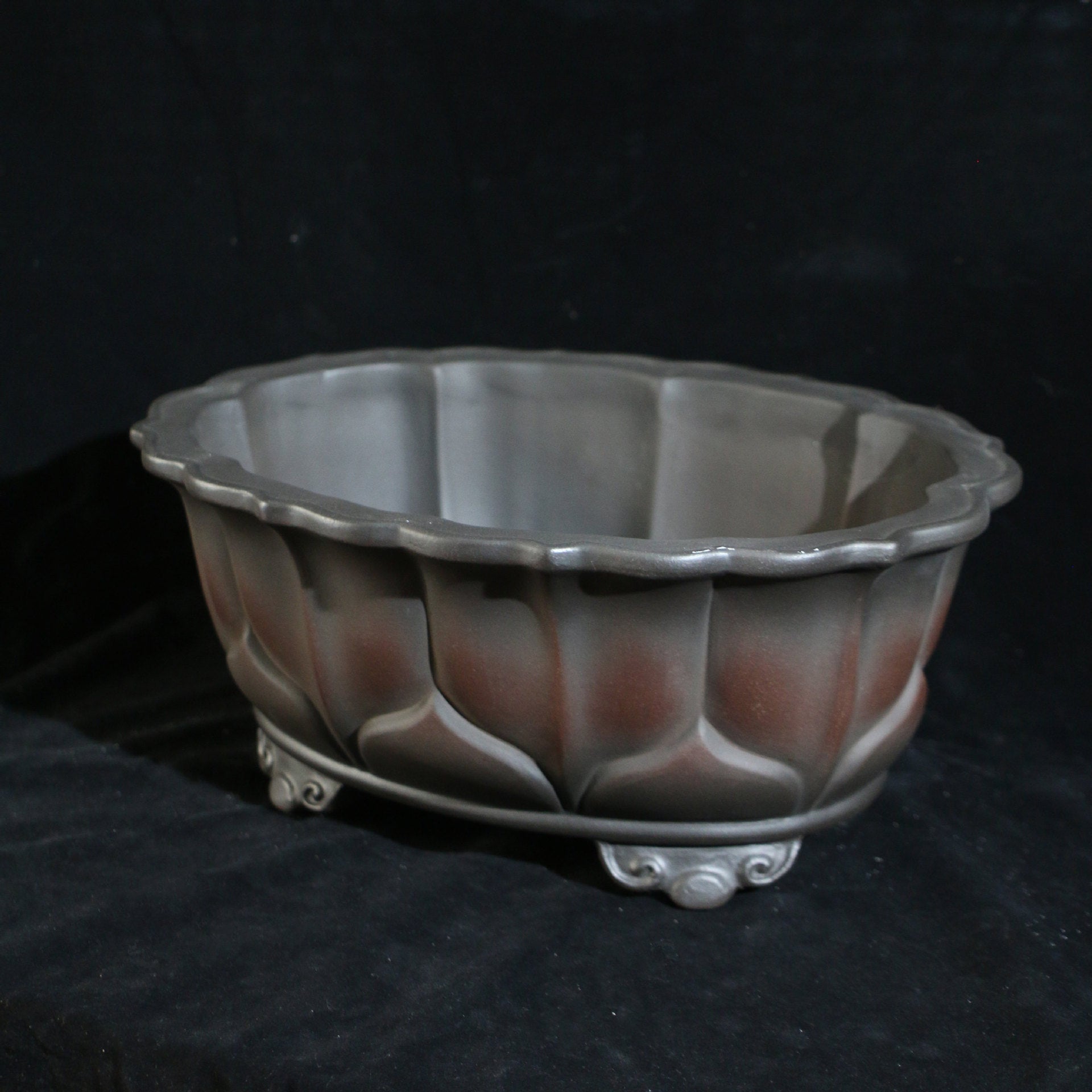 13 inch (33cm) Large Lotus-Style Scalloped Oval Gradient Finish Unglazed Bonsai Pot Corner View