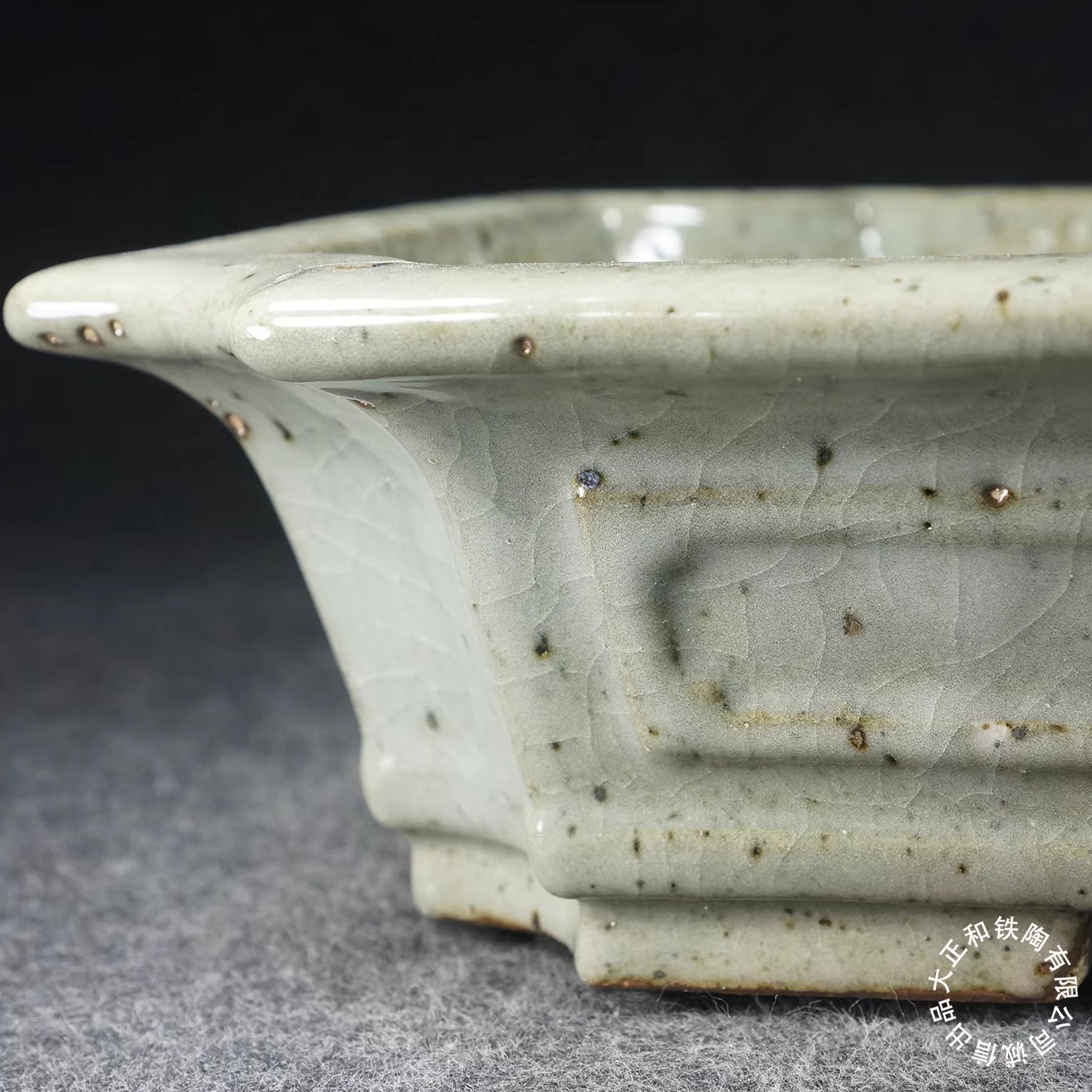 14.1 inch (36cm) Large Corner-Cut Dazheng And Kiln Jun Glaze White Bonsai Pot Close Shot
