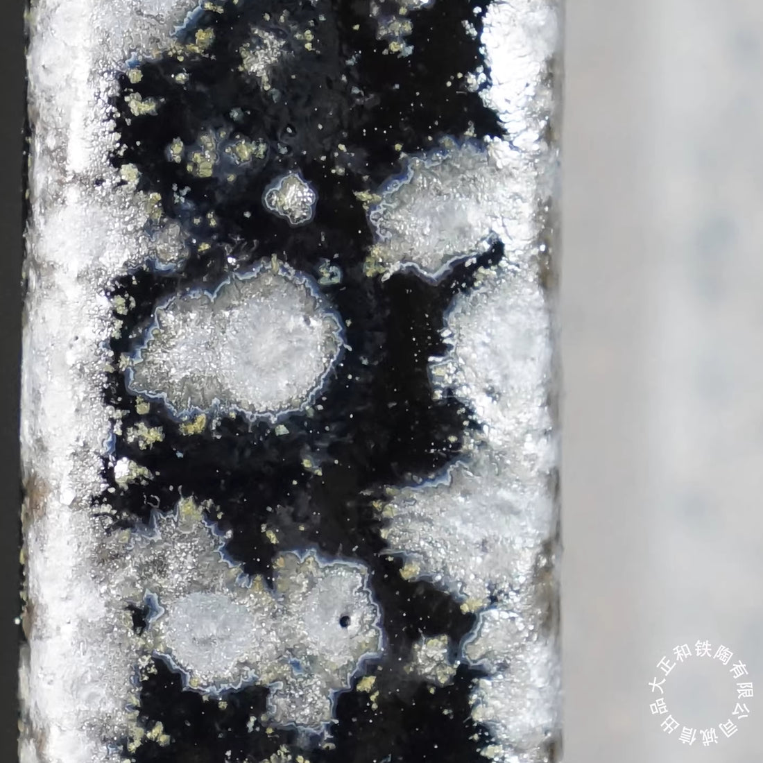 15 inch (38.3cm) Large Rectangular High-Temp Black-Ash Speckled Glaze Bonsai Pot Close Shot