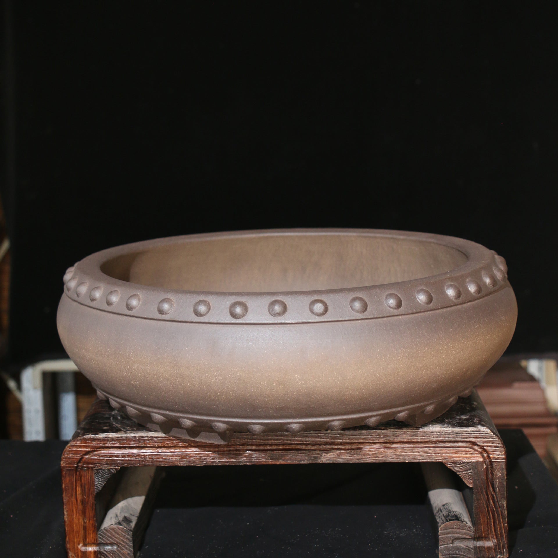 17.3 inch (44cm) Large Round Dual Tone Drum Bonsai Pot w Studded Rim & Base Corner View