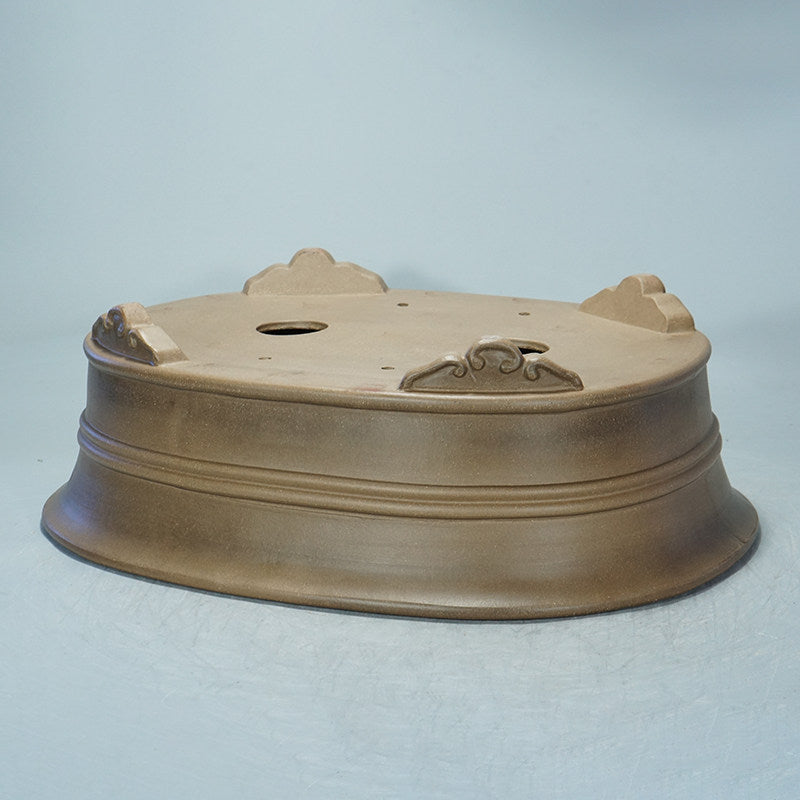 18.5 inch (47cm) XL Oval Gradient Finish Unglazed Bonsai Pot w Raised Lines & Cloud-Style Feet Upside Down View