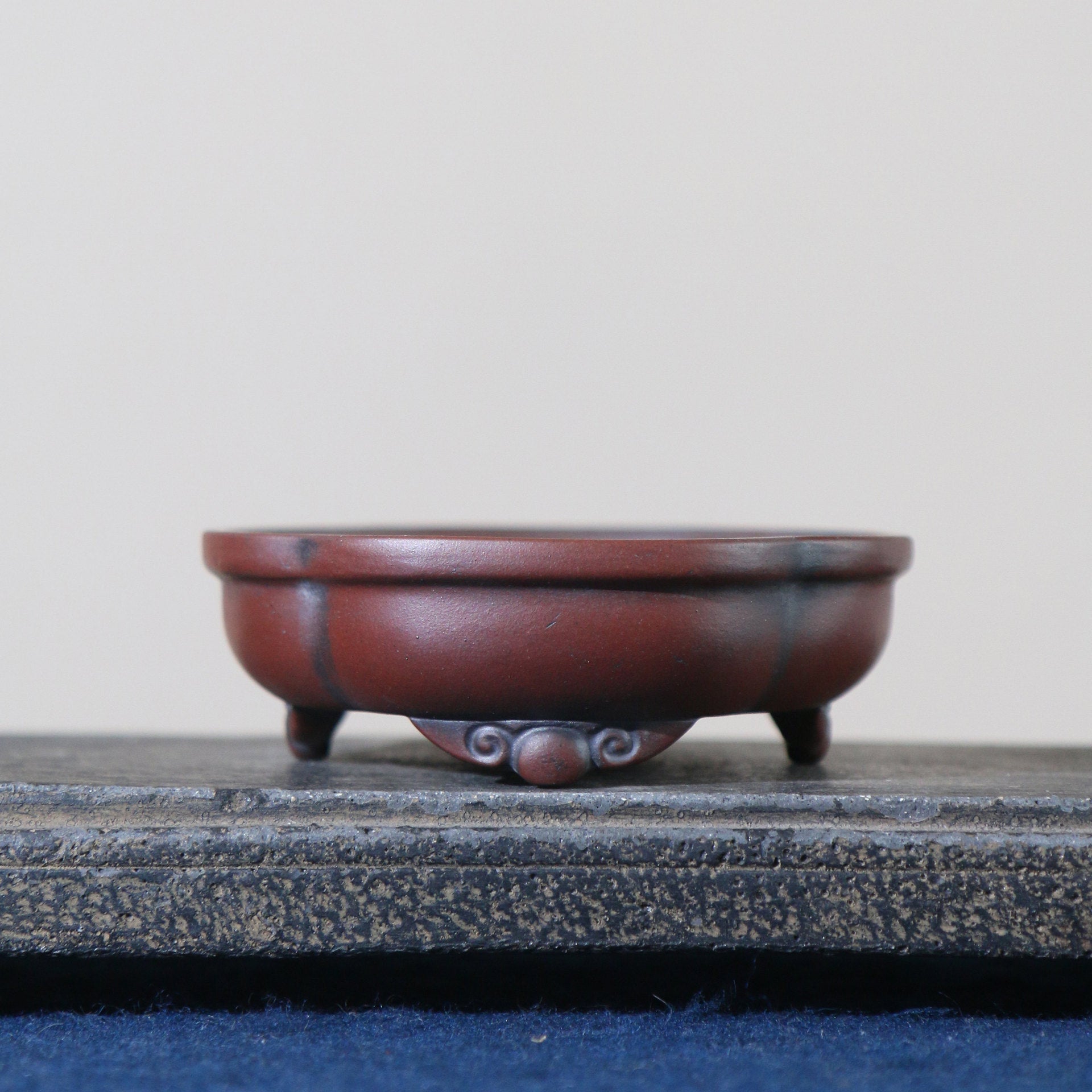 4.2 inch (10.8cm) Lotus-Shaped Gradient Finish Unglazed Shohin Bonsai Pot w Cloud-Style Feet Side View
