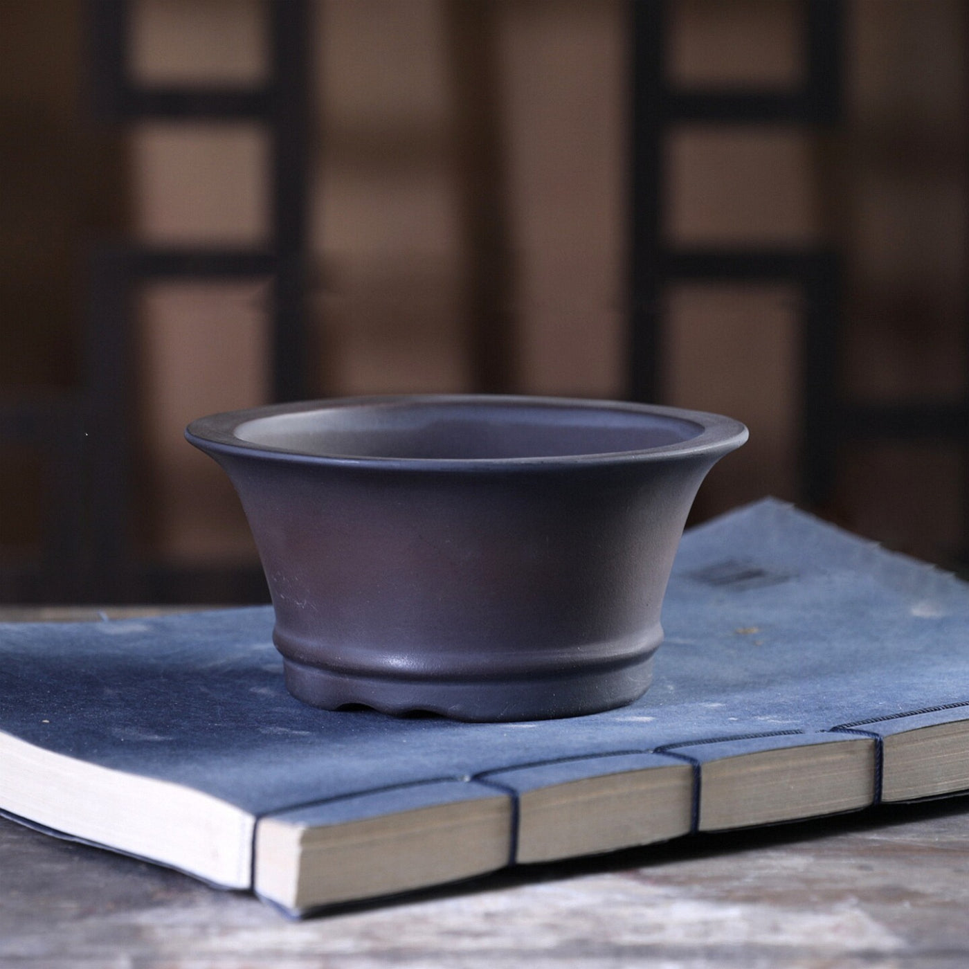 4 inch (10.3cm) Wide 1.8 inch (4.6cm) Deep Small Flared Round Dual Tone Semi Cascade Bonsai Pot