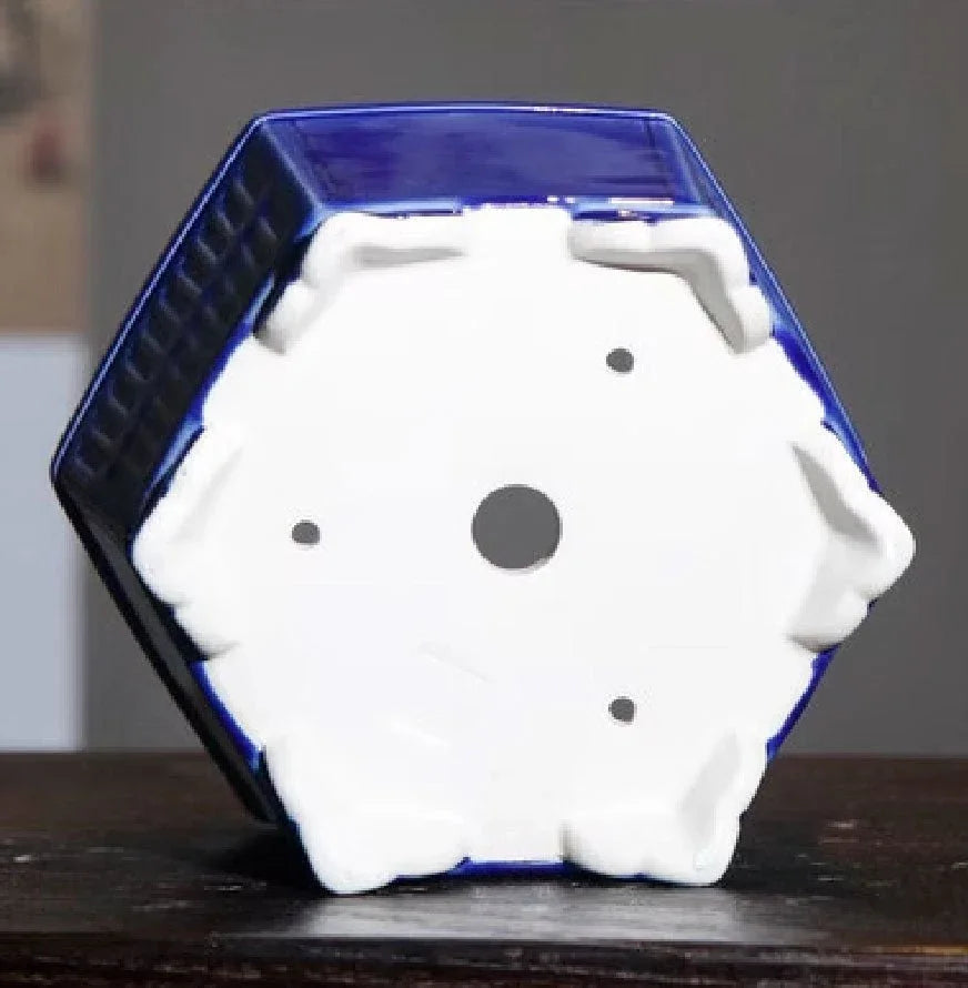 6.8" (17.5cm) Cracked Glaze Hexagonal Bonsai Pot w Ornate Cloud Feet Bottom View