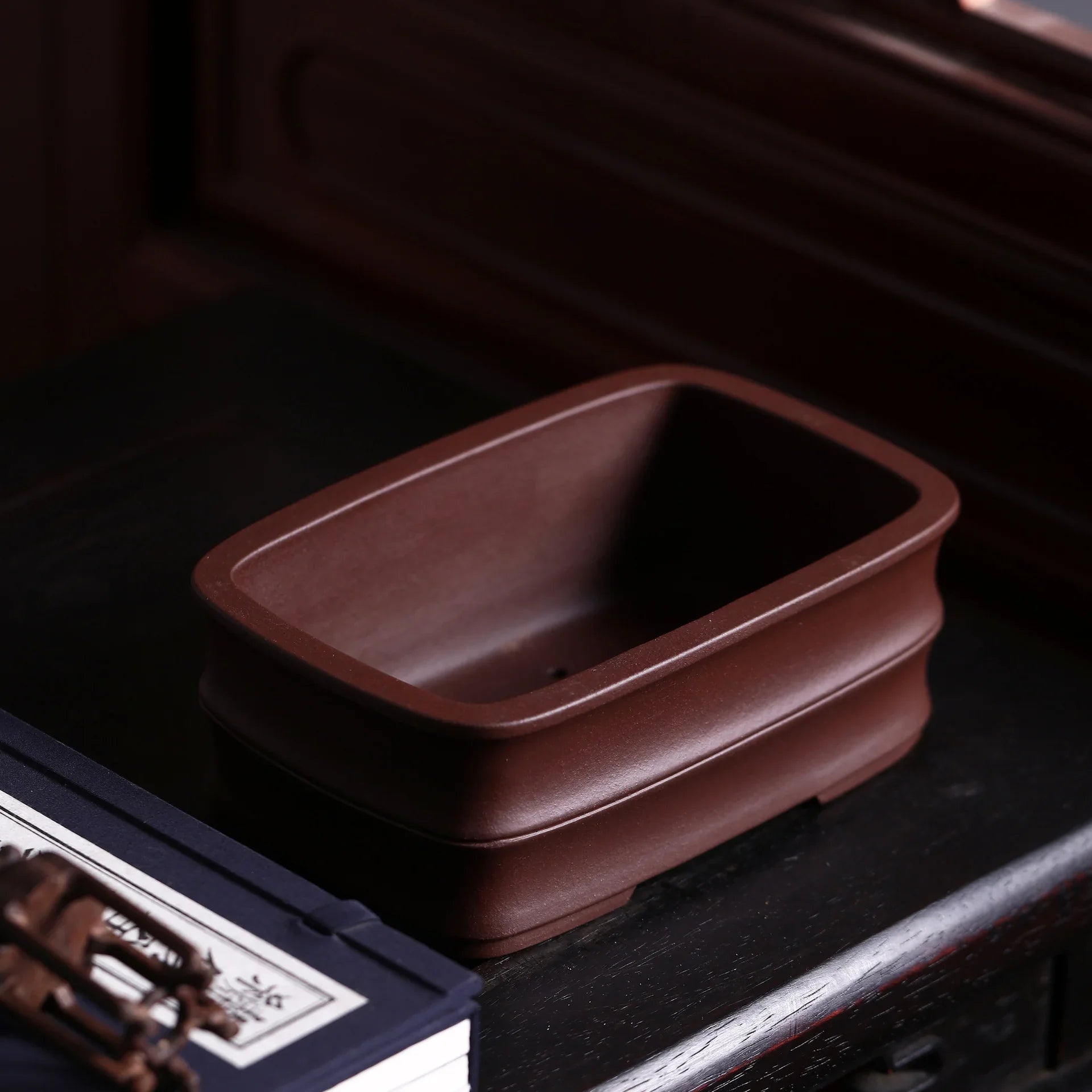 6.8 inch (17cm) Premium Rectangle Bonsai Pot w Bamboo-Joint Accented Walls Corner View