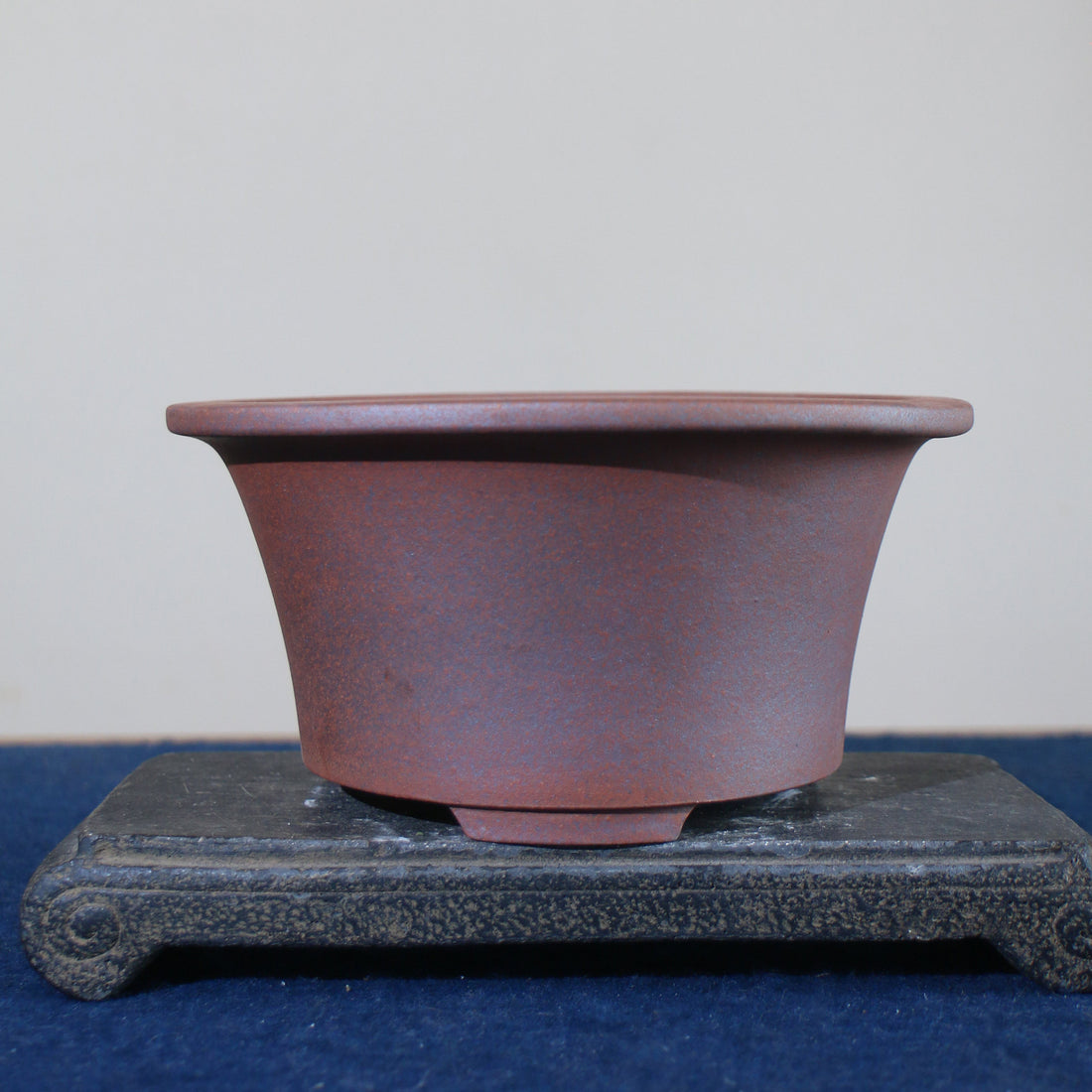 7.2 inch (18.5cm) Wide 3.9 inch (10cm) Deep Flared Round Wood-Fired Semi Cascade Bonsai Pot Corner View