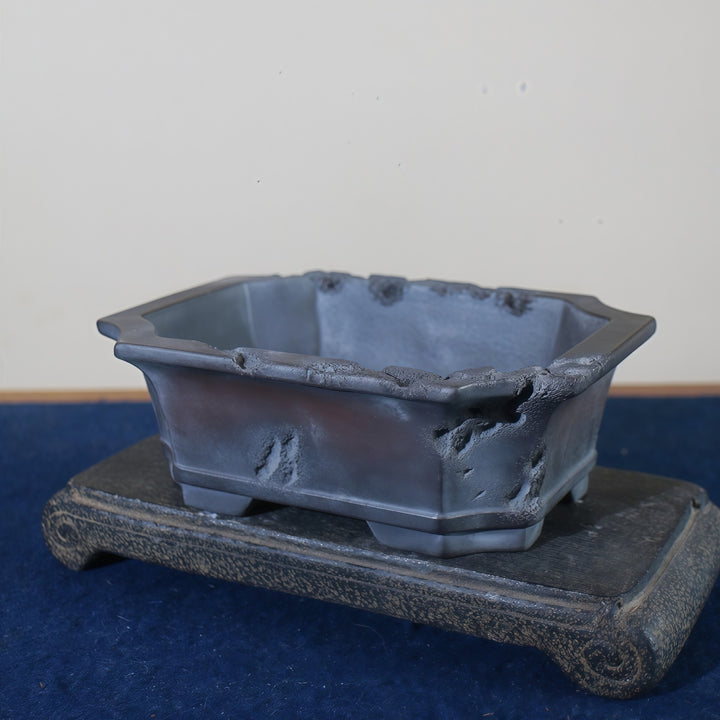 7.4 inch (19cm) Corner-Cut Rectangular Gradient Unglazed Bonsai Pot w Erosion-Like Finish Corner View
