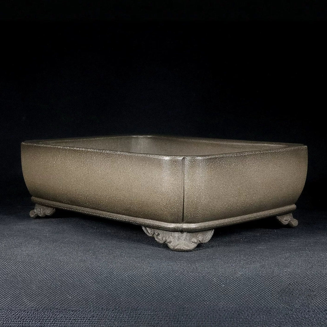 8.4 inch (21.5cm) Indented Corner Rectangular Raised Cloud Feet Beige Premium Bonsai Pot Corner View