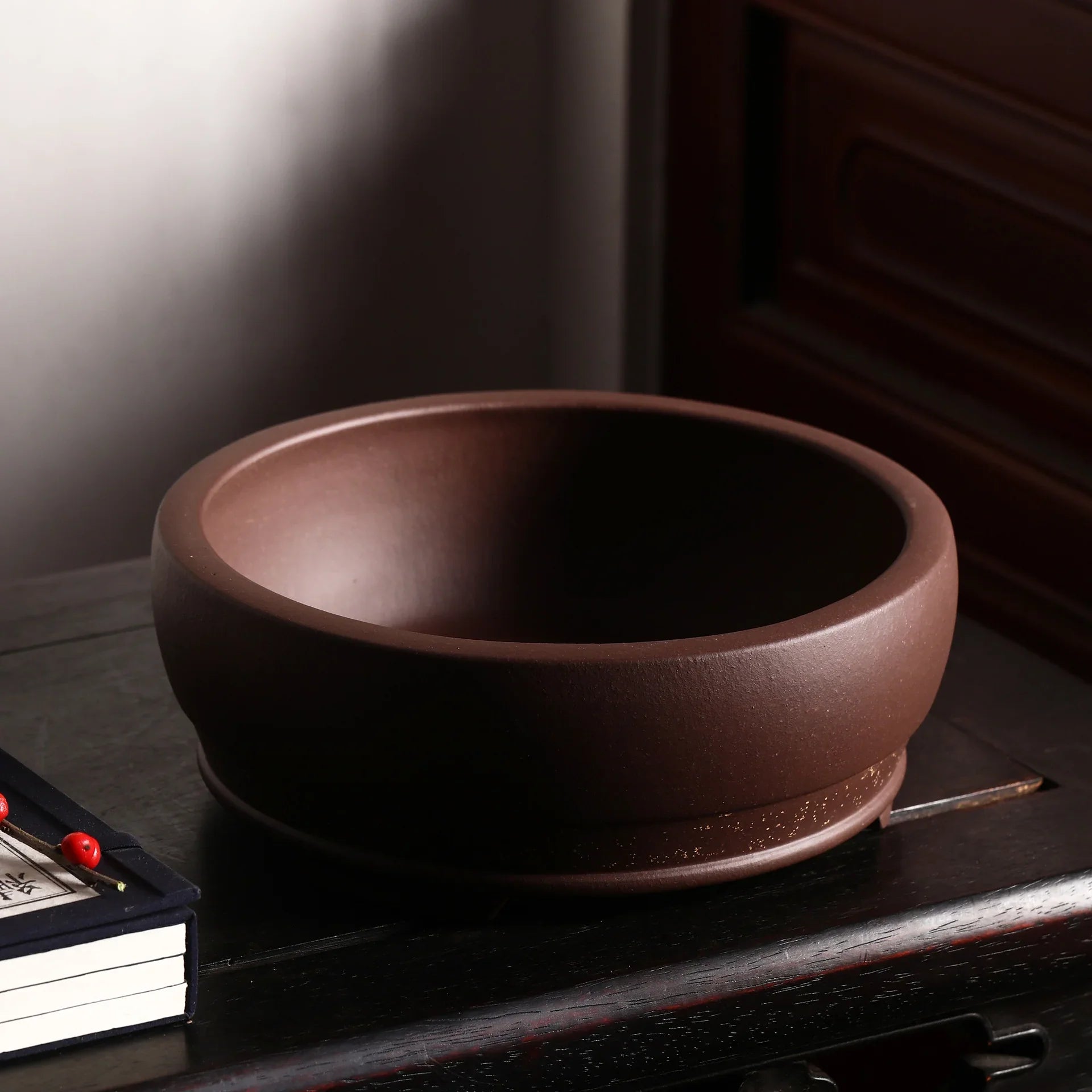 8.6 inch (22cm) Round Premium Bonsai Pot w Gold Dust-Like Accent Top Corner View