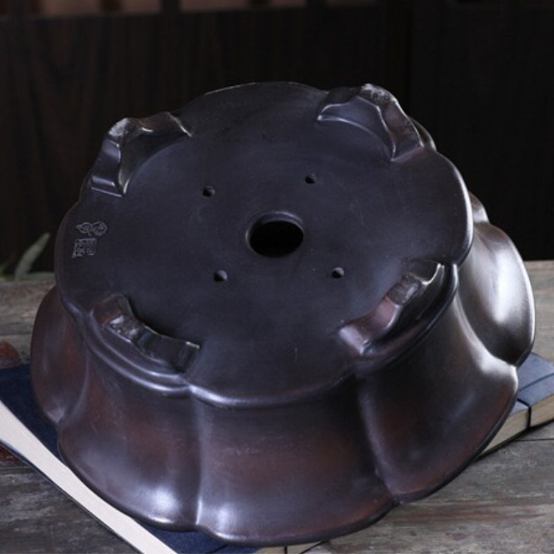 9.1 inch (23.3cm) Flared Lobed Round Black-Brown Gradient Unglazed Bonsai Pot Bottom Outside View