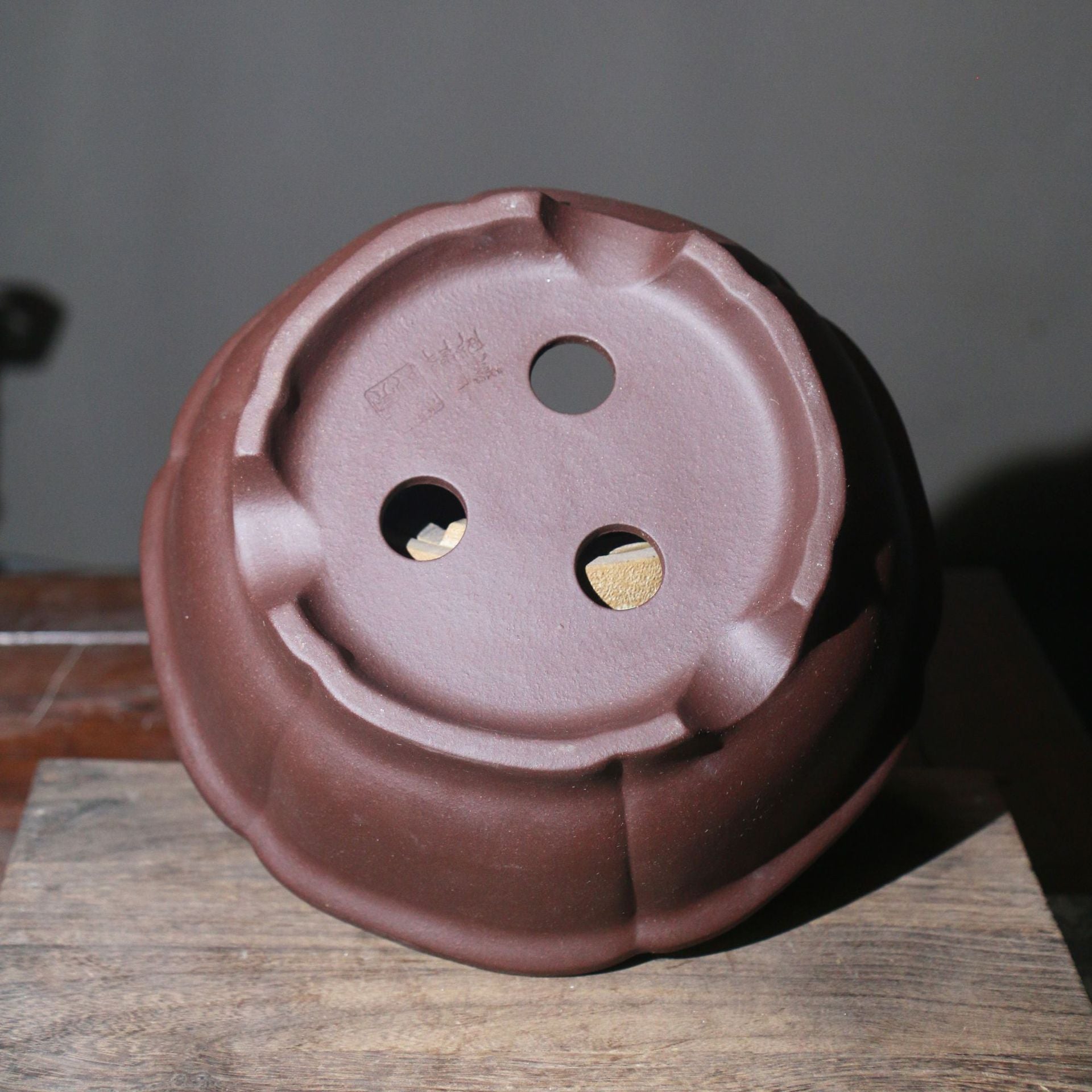 9.4 inch (24cm) Medium-Sized Round Premium Bonsai Pot w Scalloped Walls Bottom View