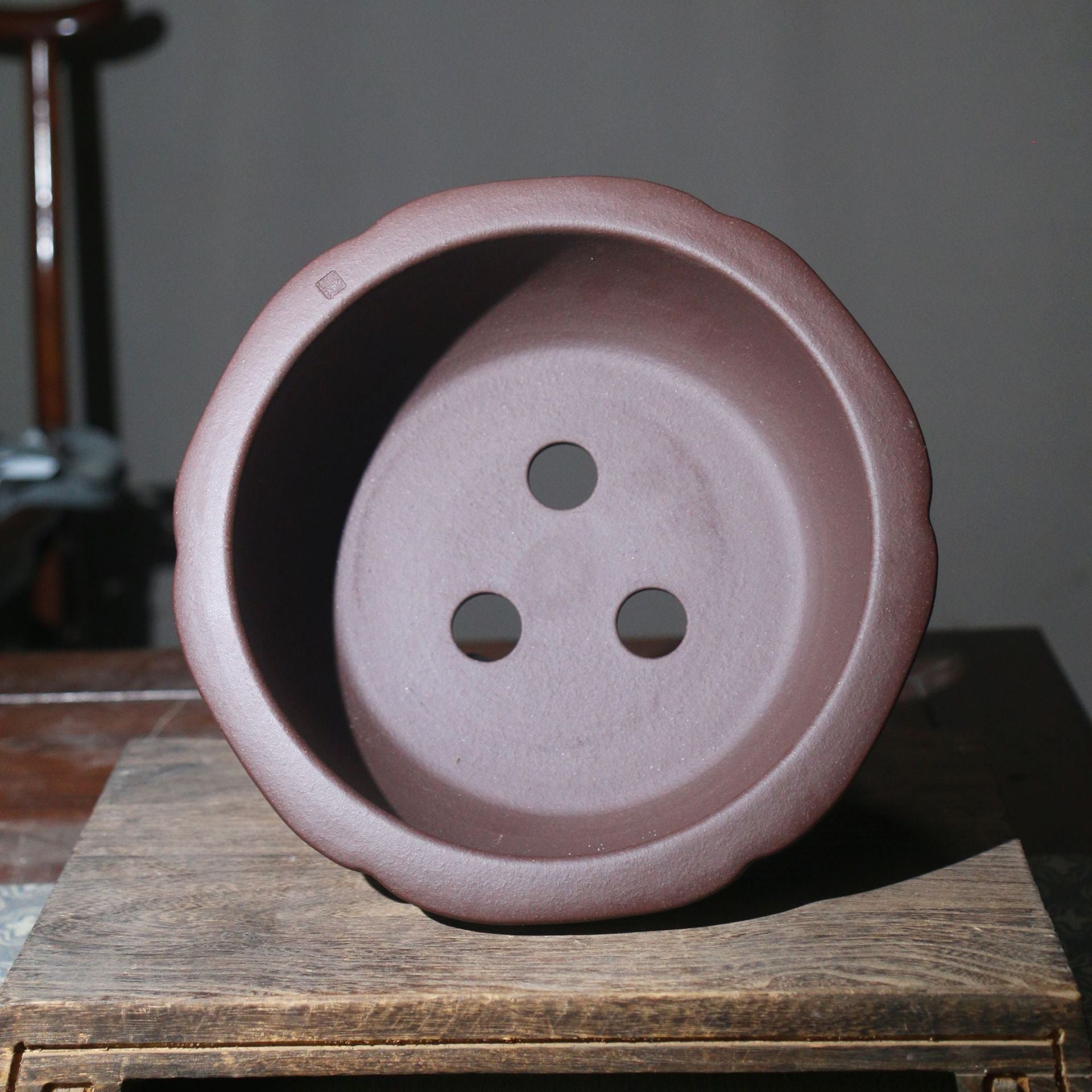 9.4 inch (24cm) Medium-Sized Round Premium Bonsai Pot w Scalloped Walls Inner View