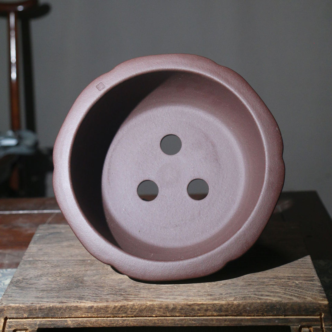 9.4 inch (24cm) Medium-Sized Round Premium Bonsai Pot w Scalloped Walls Inner View