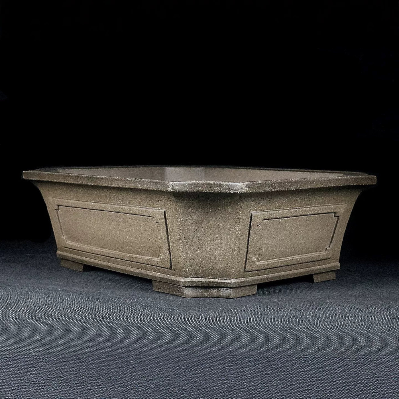 9.8 inch (25cm) Flared Corner-Cut Rectangular Unglazed Premium Bonsai Pot w Framed Walls Corner View